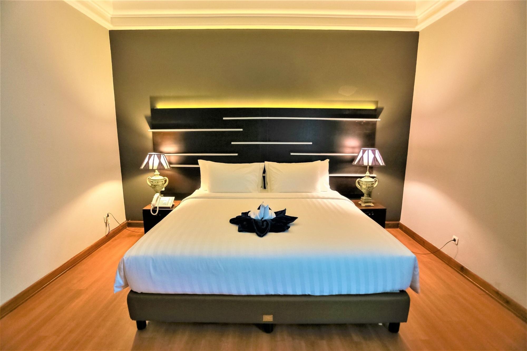 Madina Inn Yogyakarta Exteriör bild
