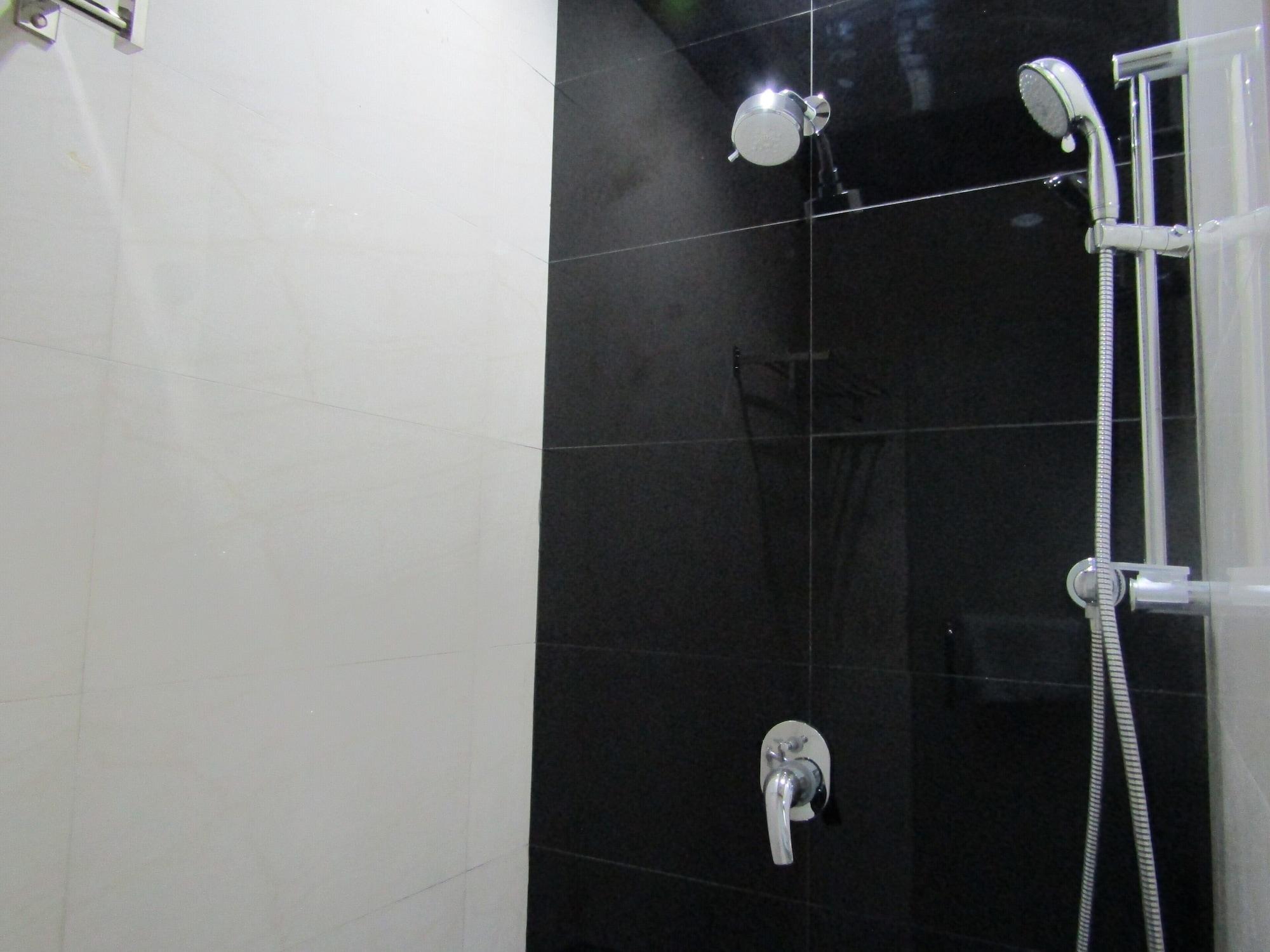 Madina Inn Yogyakarta Exteriör bild